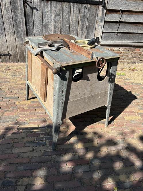 Zaagtafel, Doe-het-zelf en Verbouw, Gereedschap | Zaagmachines, Gebruikt, Cirkelzaag, 1200 watt of meer, 30 tot 70 mm, Ophalen