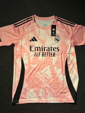 Real Madrid Voetbalshirt Roze – Maat S beschikbaar voor biedingen