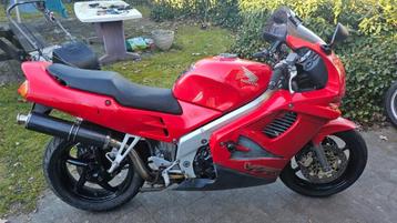 Honda vfr750f bj 1997 met navigatie beschikbaar voor biedingen