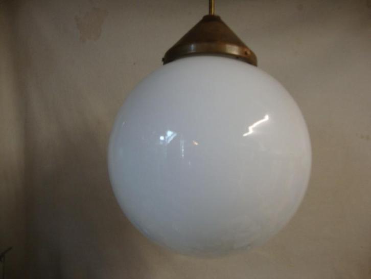 Oude schoollamp met pendel nr. 1, Huis en Inrichting, Lampen | Hanglampen, Gebruikt, 75 cm of meer, Glas, Metaal, Verzenden
