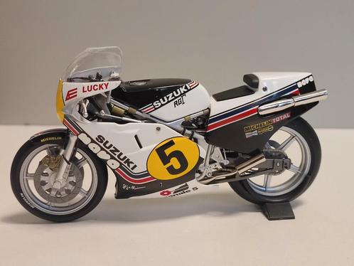 Suzuki RGB500 - Marco Lucchinelli - GP500 (1981), Hobby en Vrije tijd, Modelauto's | 1:5 tot 1:12, Nieuw, Motor, 1:9 t/m 1:12