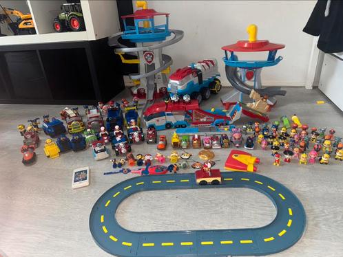 Paw patrol set auto, banen, race baan, toren, poppetjes, Kinderen en Baby's, Speelgoed | Bouwstenen, Zo goed als nieuw, Overige merken
