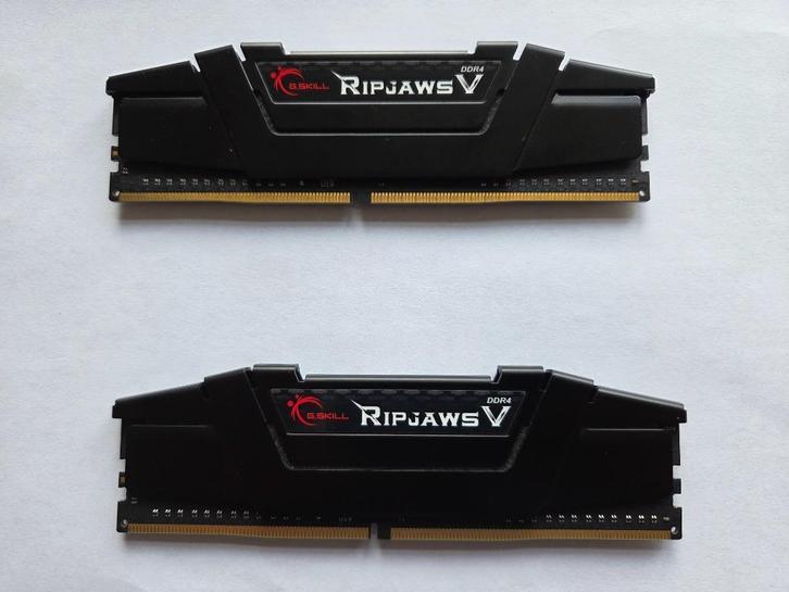 DDR4 2x8Gb 3200 MT/s - G.Skill Ripjaws V F4-3200C16D-16GVKB, Computers en Software, RAM geheugen, Zo goed als nieuw, Desktop, 16 GB
