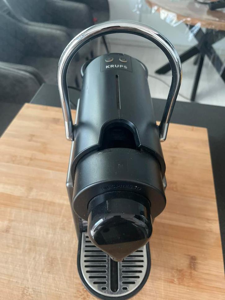 Krups Nespresso, Witgoed en Apparatuur, Koffiezetapparaten, Zo goed als nieuw, Koffiepads en cups, Espresso apparaat, Afneembaar waterreservoir