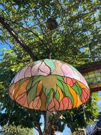 Fleurrijke Tiffany like hanglamp, Huis en Inrichting, Lampen | Plafondlampen, Ophalen