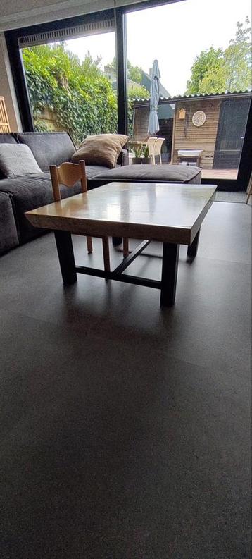 Douglas salontafel industrieel met metalen onderstel beschikbaar voor biedingen