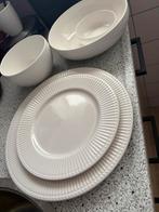 Servies Nieuw! Action beige ribbel overal 6 tot 8 stuks van!, Huis en Inrichting, Ophalen of Verzenden, Zo goed als nieuw, Overige stijlen