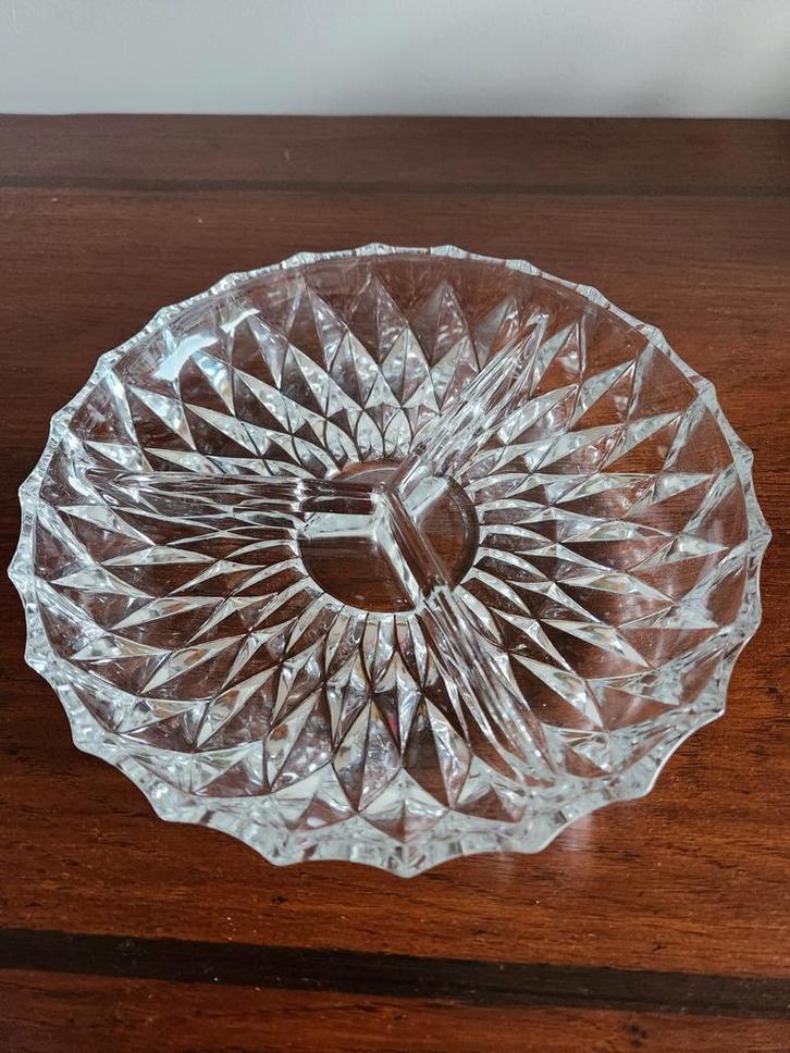 Vintage kristallen serveerschaal met 3 vakken, Huis en Inrichting, Woonaccessoires | Schalen en Manden, Gebruikt, Schaal, Rond