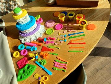 Birthday Taart Play Doh beschikbaar voor biedingen