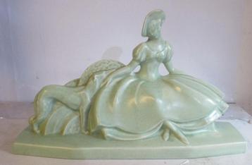 originele art deco craquele figuur dame met windhond Lejan beschikbaar voor biedingen