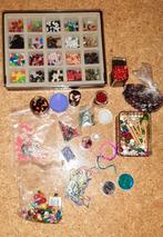 Allerlei KRALEN houten plastic klein groot kleuren kraal sie, Ophalen of Verzenden, Kraal