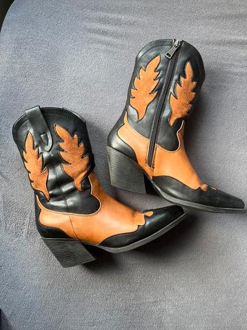 Cowboy laarzen beschikbaar voor biedingen