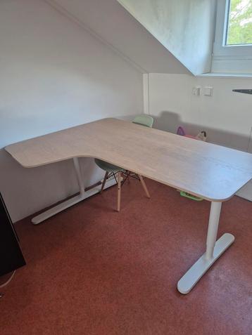 Ikea bekant hoekbureau links. beschikbaar voor biedingen