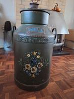 Beschilderde melkbus, Ophalen