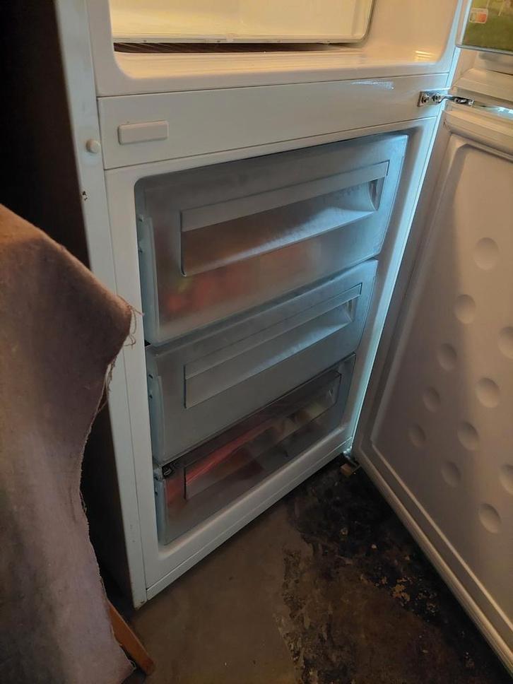 Koelkast - Vrieskast combinatie, Witgoed en Apparatuur, Vriezers en Diepvrieskisten, Gebruikt, Vrijstaand, Vrieskast, 160 cm of meer