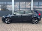 VOLVO V40 1.6 T3 150pk R-Design, Gebruikt, Zwart, 4 cilinders, Leder en Stof