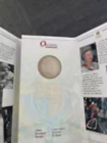 1996 Queen Elizabeth II 70th Birthday £5 Crown Coin pack beschikbaar voor biedingen