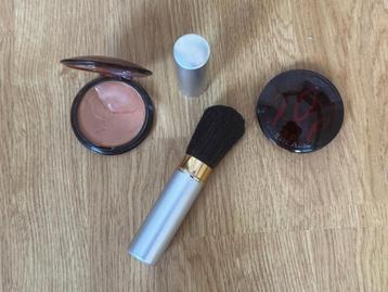 Make- up poederkwast  beschikbaar voor biedingen