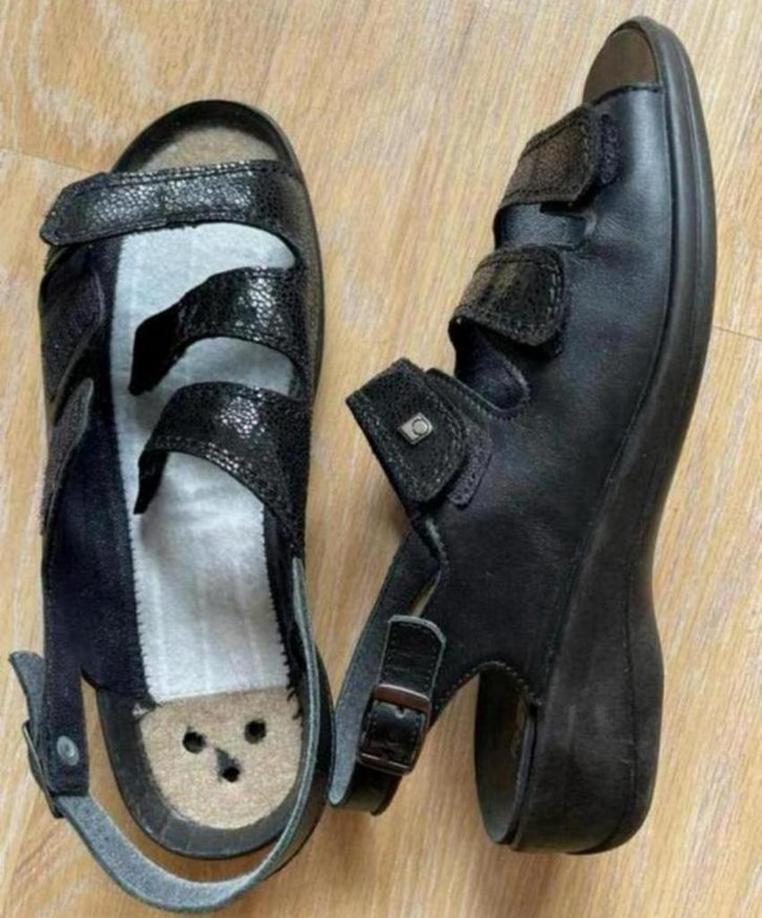 Mooie Rohde dames sandalen maat 42 igs, Zwart, Zo goed als nieuw, Sandalen of Muiltjes, Ophalen of Verzenden