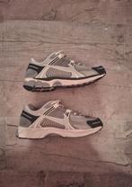 Nike Zoom Vomero 5 "Wolf Grey", Kleding | Heren, Schoenen, Ophalen, Overige kleuren, Nike, Nieuw