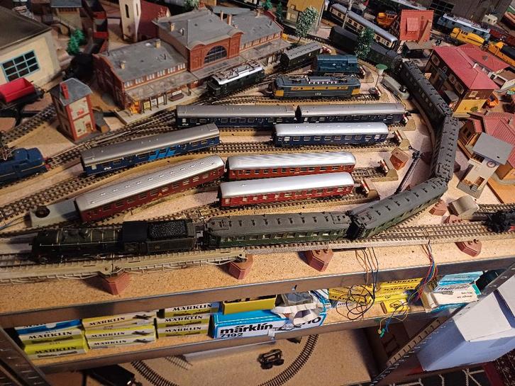 liliput trein set plus orginele doosjes.mooie set, Hobby en Vrije tijd, Modeltreinen | H0, Zo goed als nieuw, Wagon, Gelijkstroom