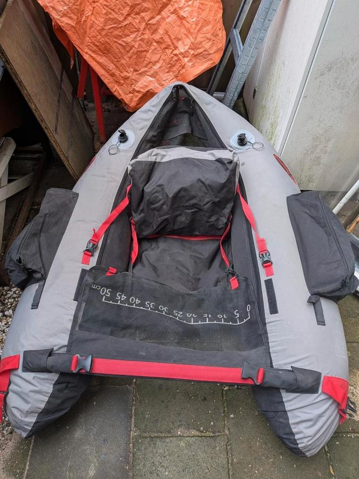 Belly Boat - Ideaal voor de Visavonturier!, Watersport en Boten, Hengelsport | Roofvissen, Gebruikt, Overige typen, Ophalen
