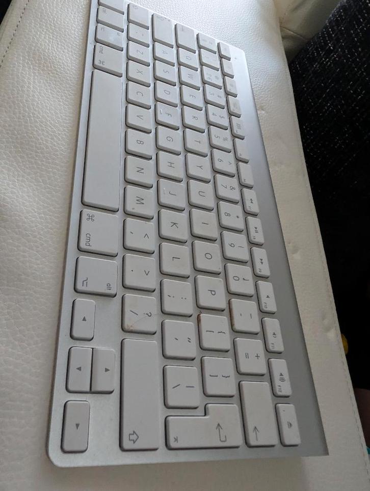 Apple Magic Keyboard model A1314, Computers en Software, Toetsenborden, Zo goed als nieuw, Qwerty, Draadloos, Ophalen of Verzenden