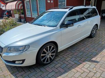 Volvo V70 2.0 T4 Geartronic 2015 Wit beschikbaar voor biedingen