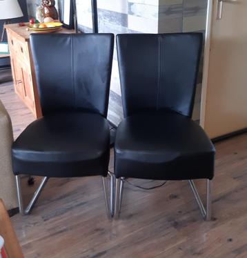 Stoelen beschikbaar voor biedingen
