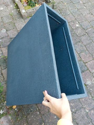 Mooie plantenbak voor terras, tuin of balkon beschikbaar voor biedingen