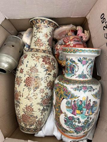 Verzameling chineese vazen beschikbaar voor biedingen