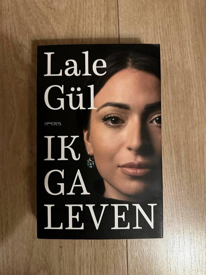Lale Gül - Ik ga leven, Boeken, Biografieën, Zo goed als nieuw, Religie, Ophalen of Verzenden