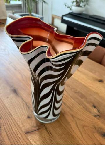 MAKORA art glass, handwerk, bloemenvaas “Zebra”, nieuwstaat beschikbaar voor biedingen