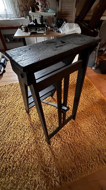 Houten Trap - Zwart. Decoratie beschikbaar voor biedingen