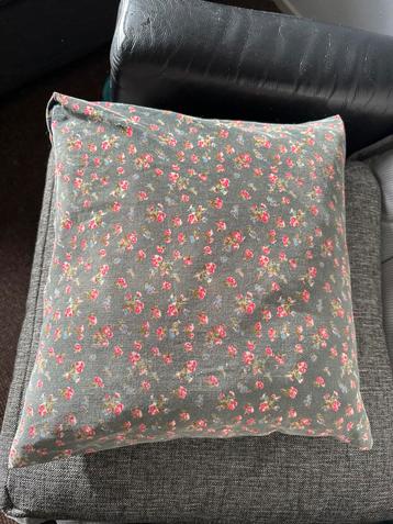 Kussen - 35x35 cm - Bloemenmotief beschikbaar voor biedingen