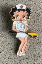 Betty Boop pin zuster nurse broche France, Ophalen of Verzenden, Zo goed als nieuw, Minder dan 4 cm, Overige materialen