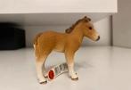 Schleich Dartmoor Veulen met Vaan ~ 13691, Ophalen of Verzenden, Paard, Beeldje of Figuurtje