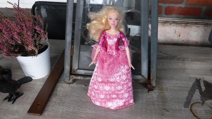 blonde Barbie Christel  V, Verzamelen, Poppen, Zo goed als nieuw, Babypop, Ophalen of Verzenden