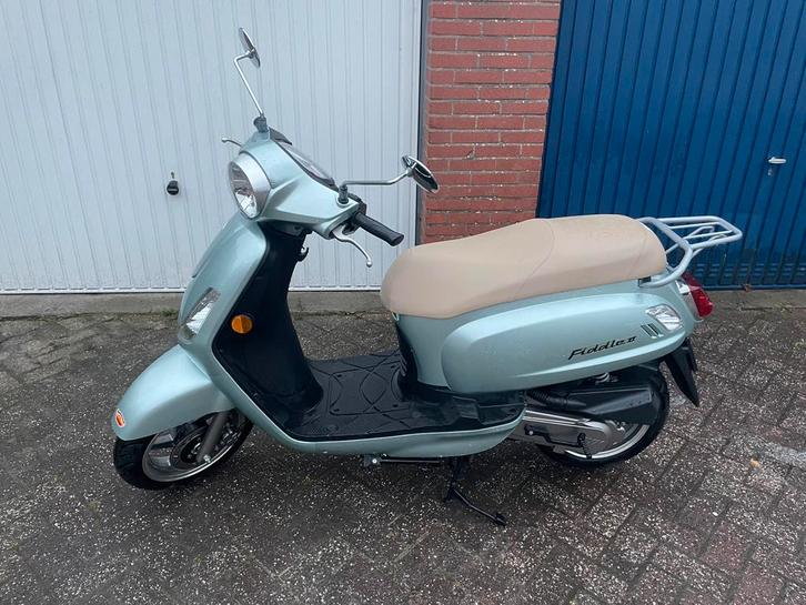 Sym Fiddle 2 4 takt scooter 103km op de teller!, Fietsen en Brommers, Scooters | SYM, Nieuw, Fiddle, Maximaal 45 km/u, Benzine