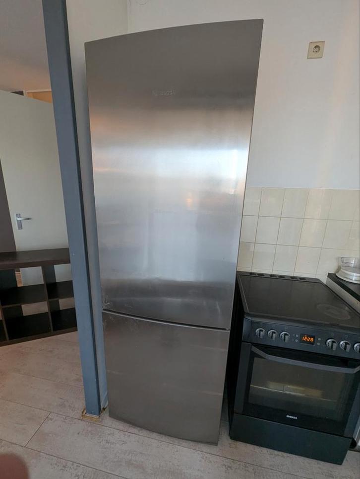 Bosch Koel-vriescombinatie RVS, Witgoed en Apparatuur, Koelkasten en IJskasten, Gebruikt, Met vriesvak, 200 liter of meer, 160 cm of meer