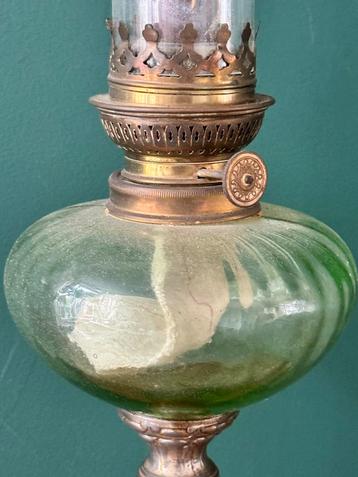 Olielamp beschikbaar voor biedingen