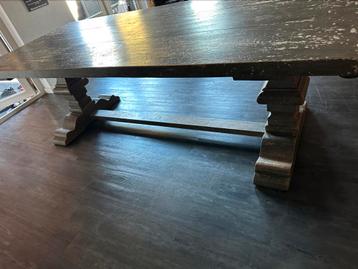 Kloostertafel massief beschikbaar voor biedingen