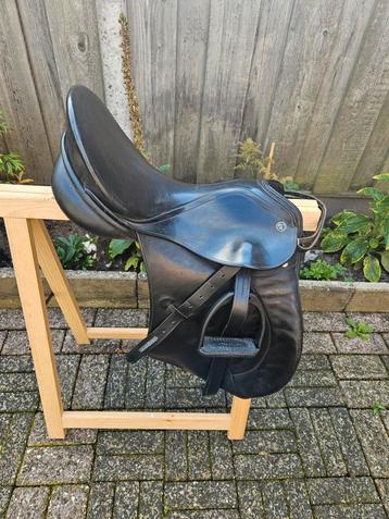 Net veelzijdigheidszadel kieffer 18 inch m/w beschikbaar voor biedingen