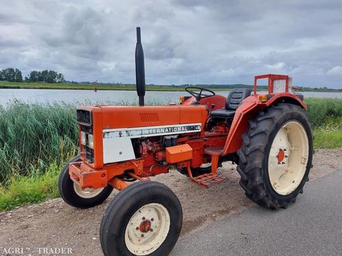 International 633  met stuurbekrachtiging, Zakelijke goederen, Agrarisch | Tractoren, 5000 tot 7500, Case IH, tot 80 Pk, Gebruikt