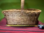 Grote rieten draagmand, Huis en Inrichting, Woonaccessoires | Schalen en Manden, Gebruikt, Mand, Rond, Ophalen of Verzenden