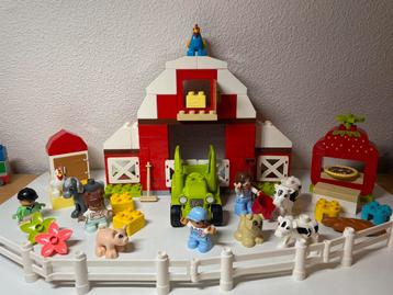 Duplo 10952 Schuur, Tractor en Boerderijdieren verzorgen beschikbaar voor biedingen