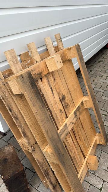 Gratis pallets beschikbaar voor biedingen