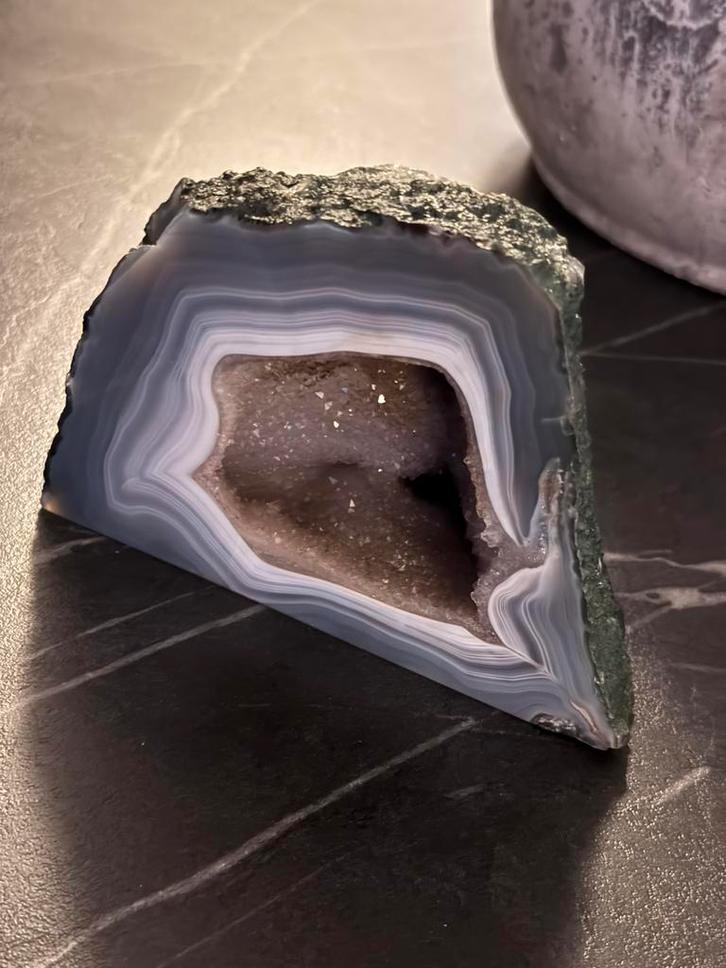 Mooie agaatgeode, Verzamelen, Mineralen en Fossielen, Mineraal, Ophalen of Verzenden