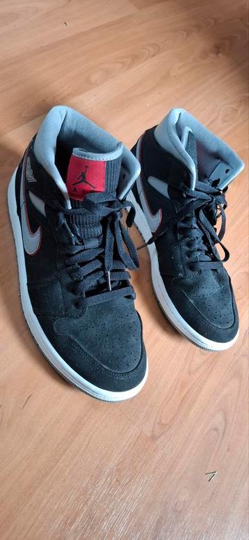 Mooie exclusieve Zwarte Air Jordan 1 Mid - Maat 42 beschikbaar voor biedingen