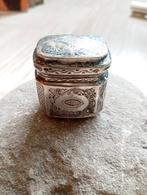 Zilveren loderein doosje, Antiek en Kunst, Ophalen of Verzenden, Zilver